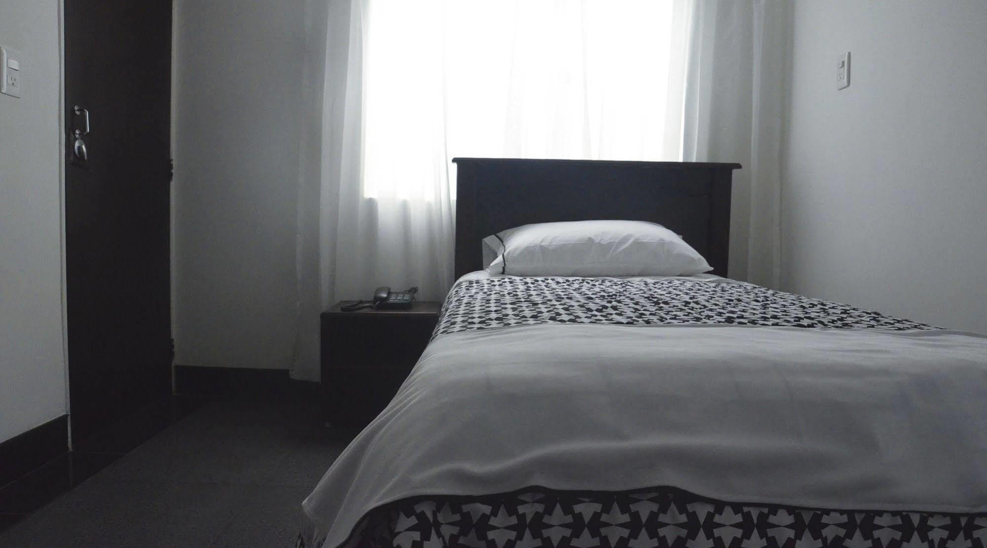 בוגוטה Hotel Rivera Deluxe מראה חיצוני תמונה